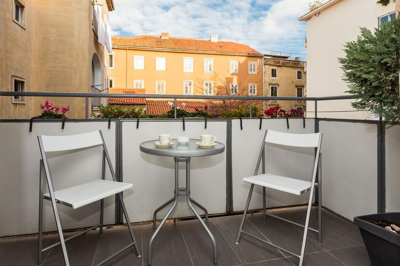 Fifi Apartment W. Parking In Old Town Zadar Exteriör bild
