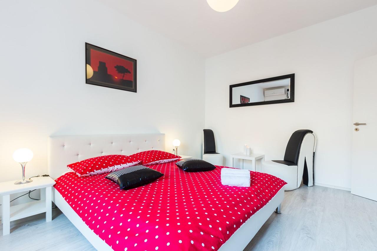 Fifi Apartment W. Parking In Old Town Zadar Exteriör bild