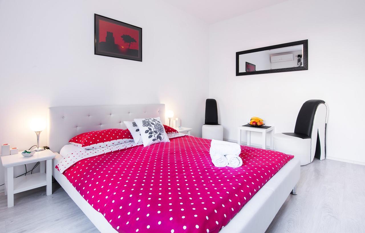 Fifi Apartment W. Parking In Old Town Zadar Exteriör bild