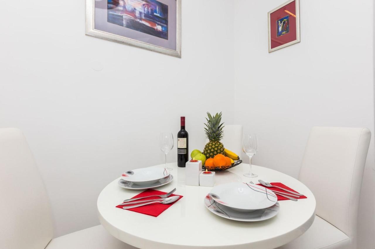 Fifi Apartment W. Parking In Old Town Zadar Exteriör bild